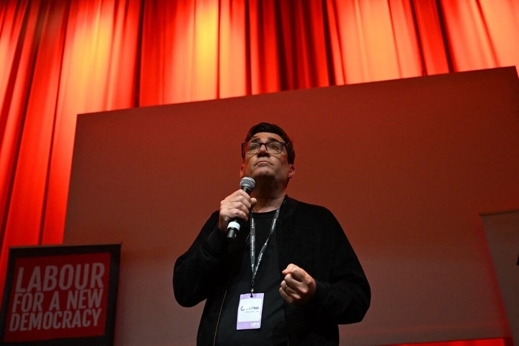 Hogyan válthatja le Andy Burnham Keir Starmert?