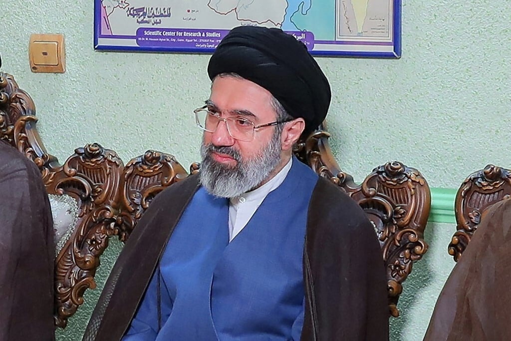 Irán legfőbb vezetője bosszút ígért elődje és apja, Ali Hamenei haláláért