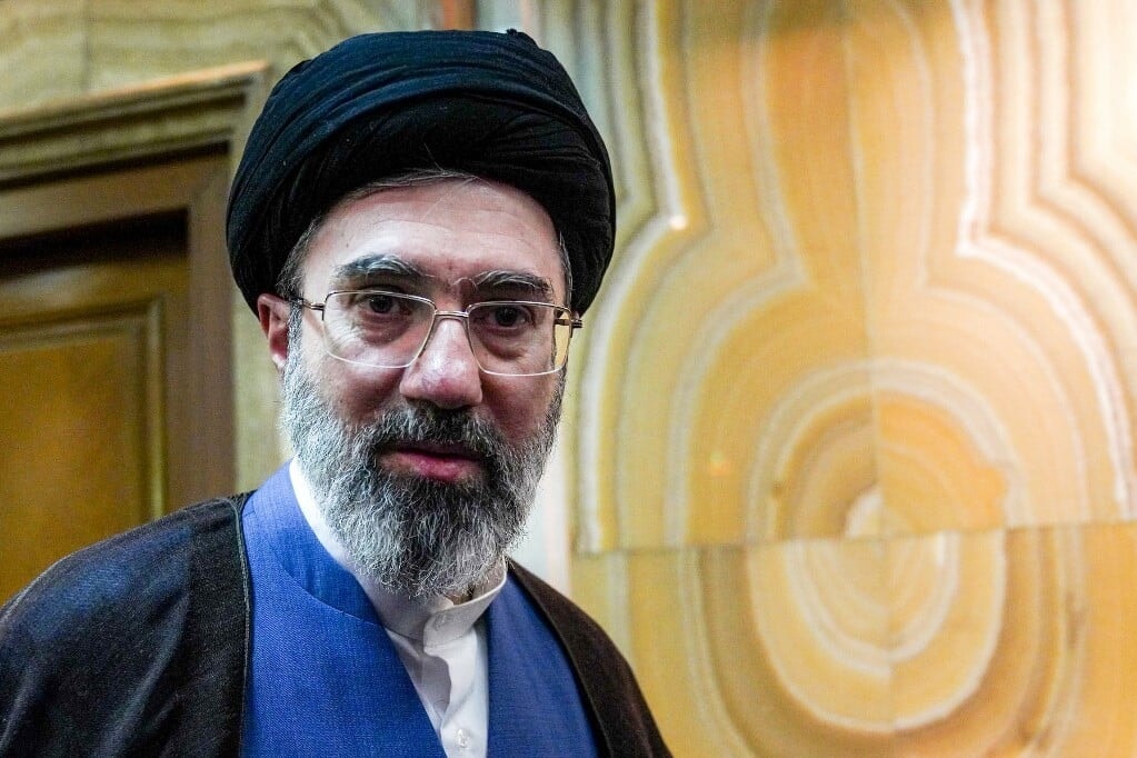 Modzstaba Hamenei valószínűleg nem vesz részt apja temetésén