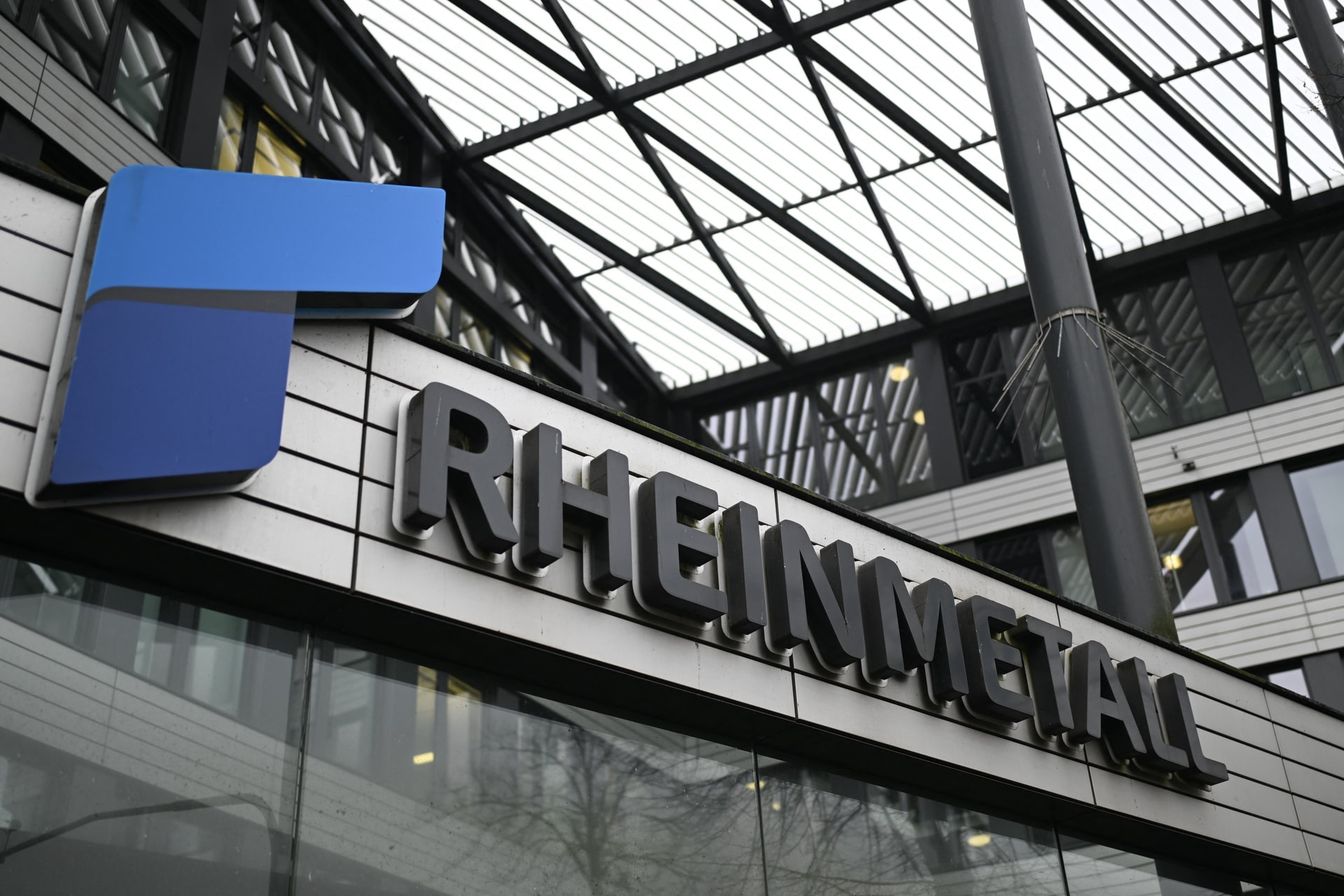 A Rheinmetall megkezdte a katonai műholdak sorozatgyártását