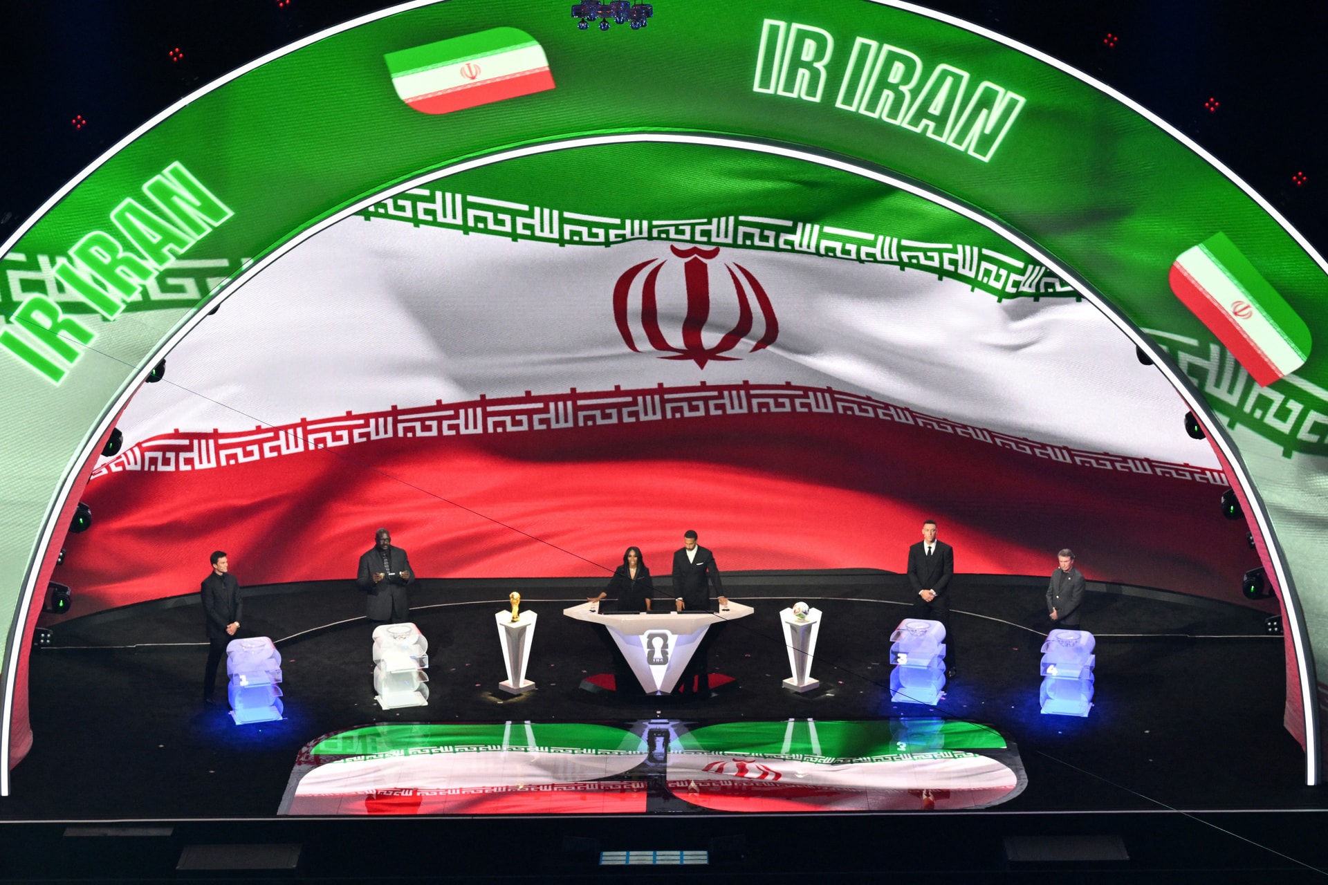 Fókuszban Irán, a sérülések és a jegyárak