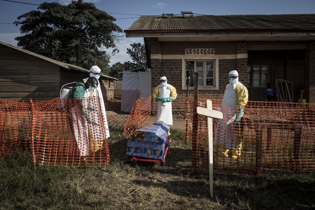 Pusztít az ebola: 300 fertőzés és 88 haláleset