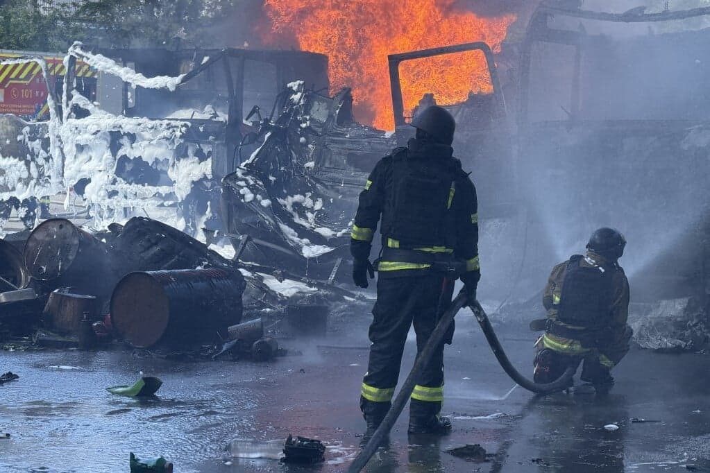 Halálos áldozata és több sebesültje van az újabb orosz csapásoknak Ukrajnában