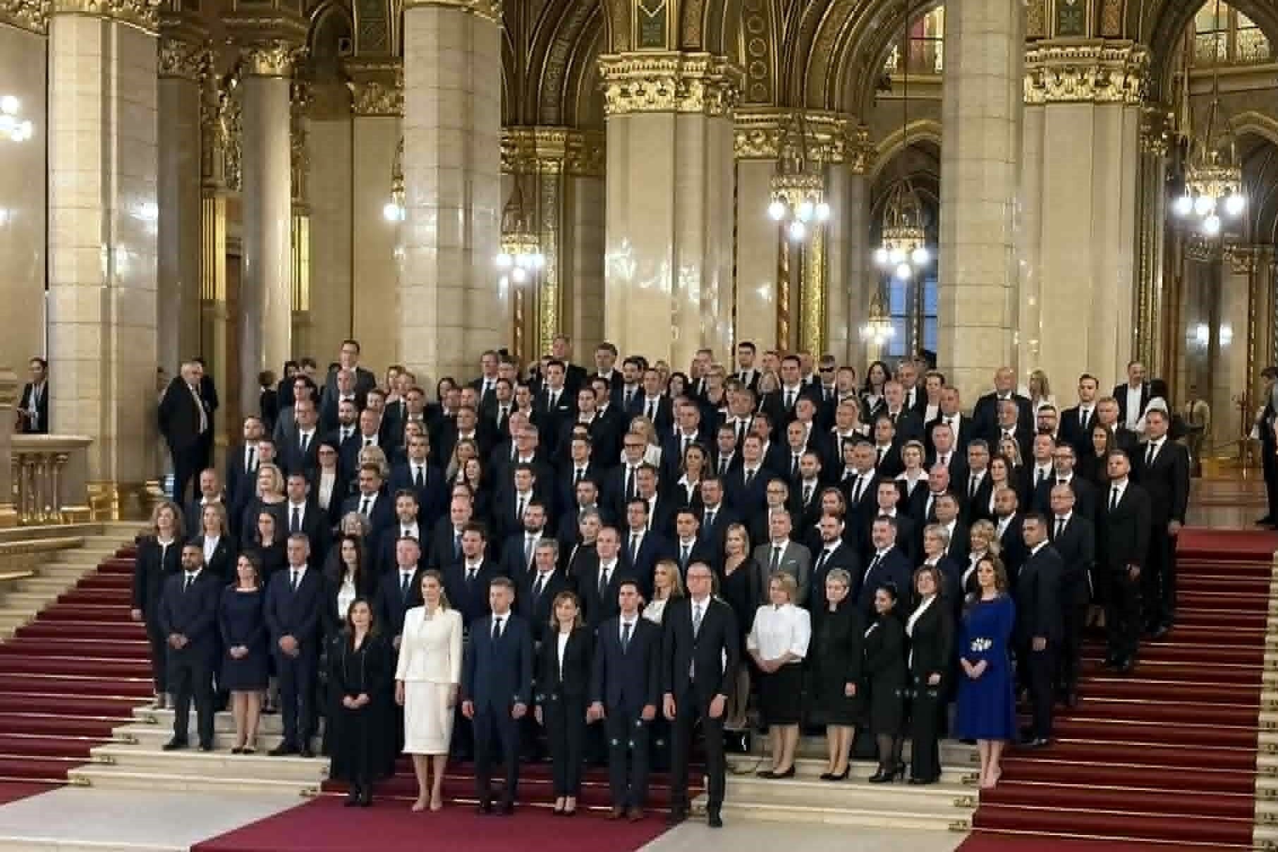 Rohamtempóban zajlik a miniszterek meghallgatása