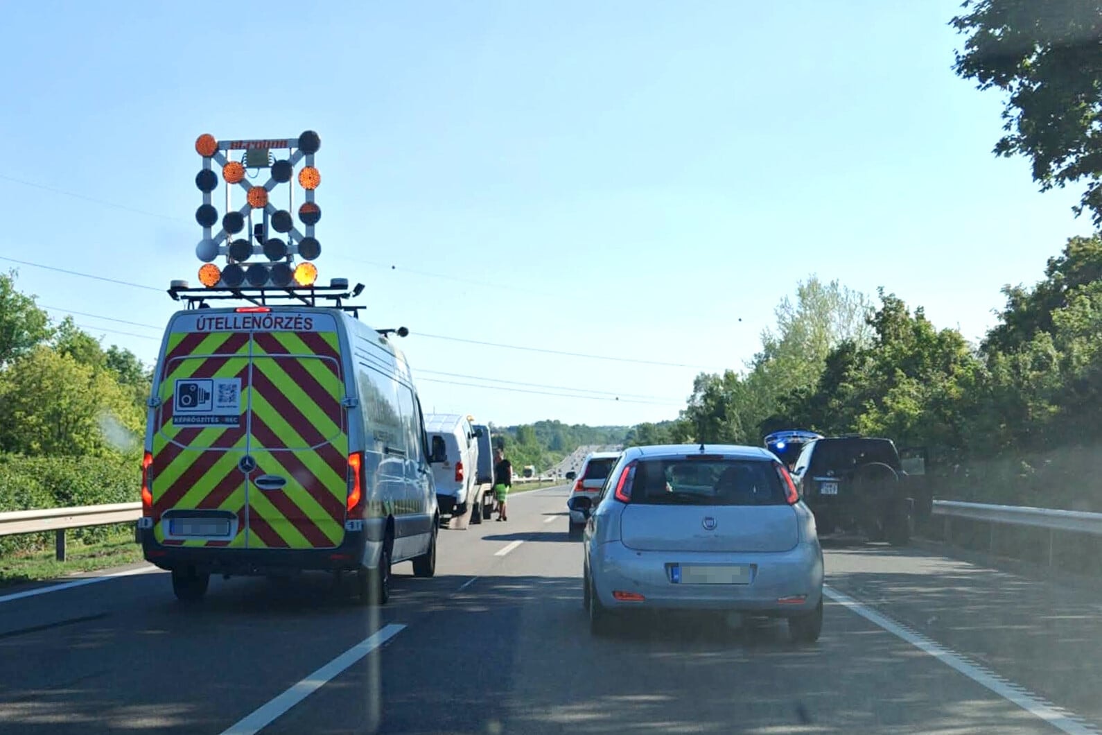 Nyolcan meghaltak az M1-esen történt balesetekben