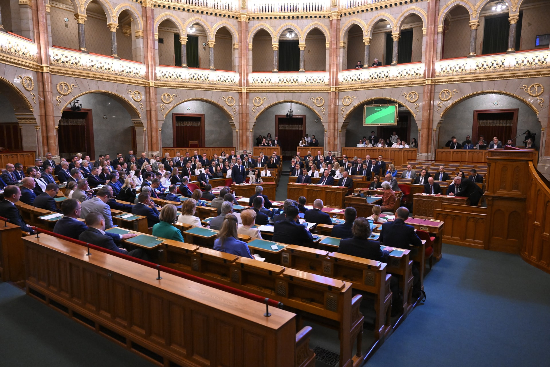 Magyar Péter: a stratégiai vagyonelemeknek állami kézben kell maradniuk