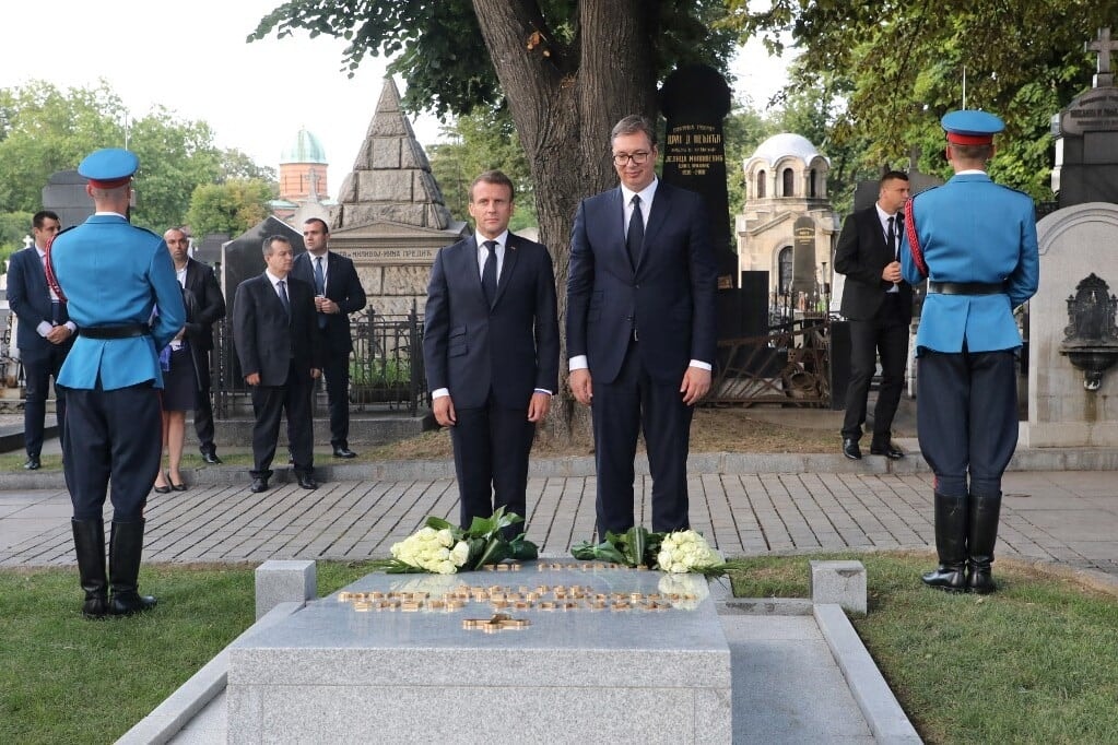 Férfiruhában vonult be, női legendaként tért vissza