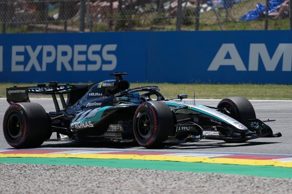 Russellé a pole pozíció Barcelonában