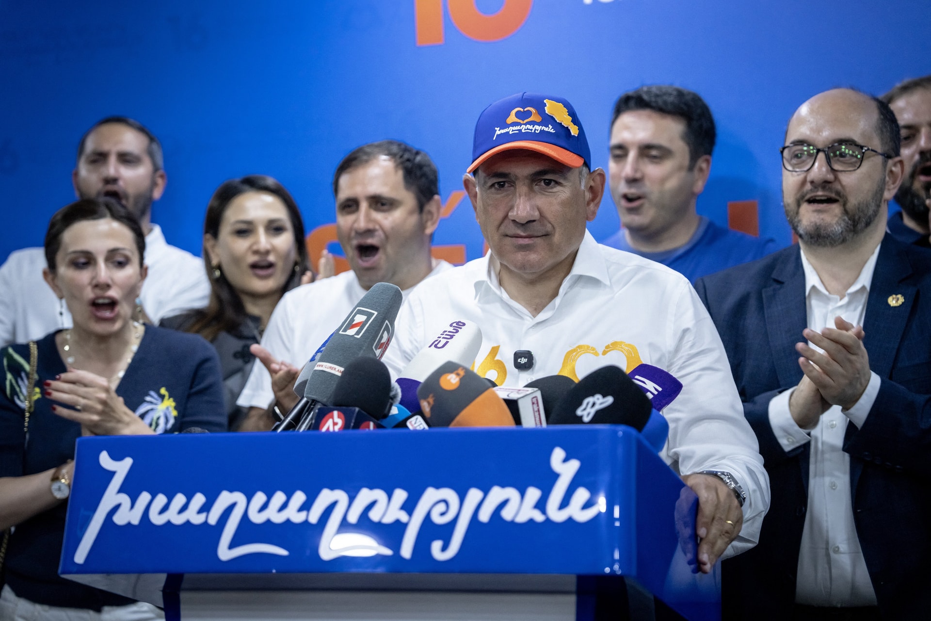 Örményországban a Nyugat-barát kormányzó párt nyerte meg a választást