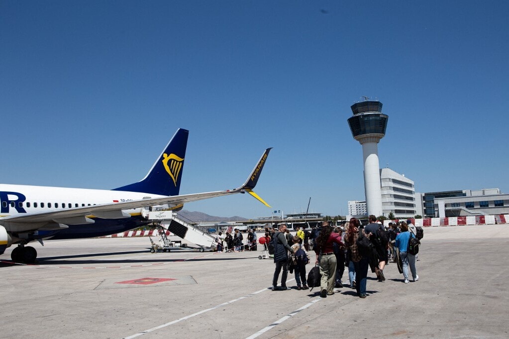 Vonakodva, de kötélnek állt a Ryanair