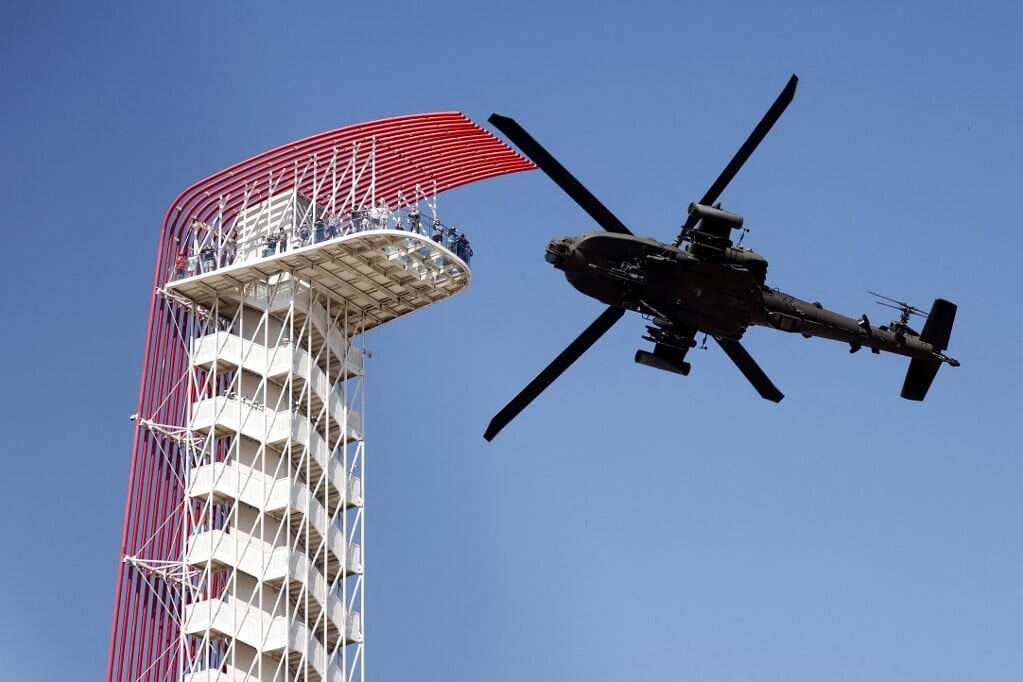 Lezuhant egy amerikai Apache típusú helikoptere a Hormuzi-szoros közelében