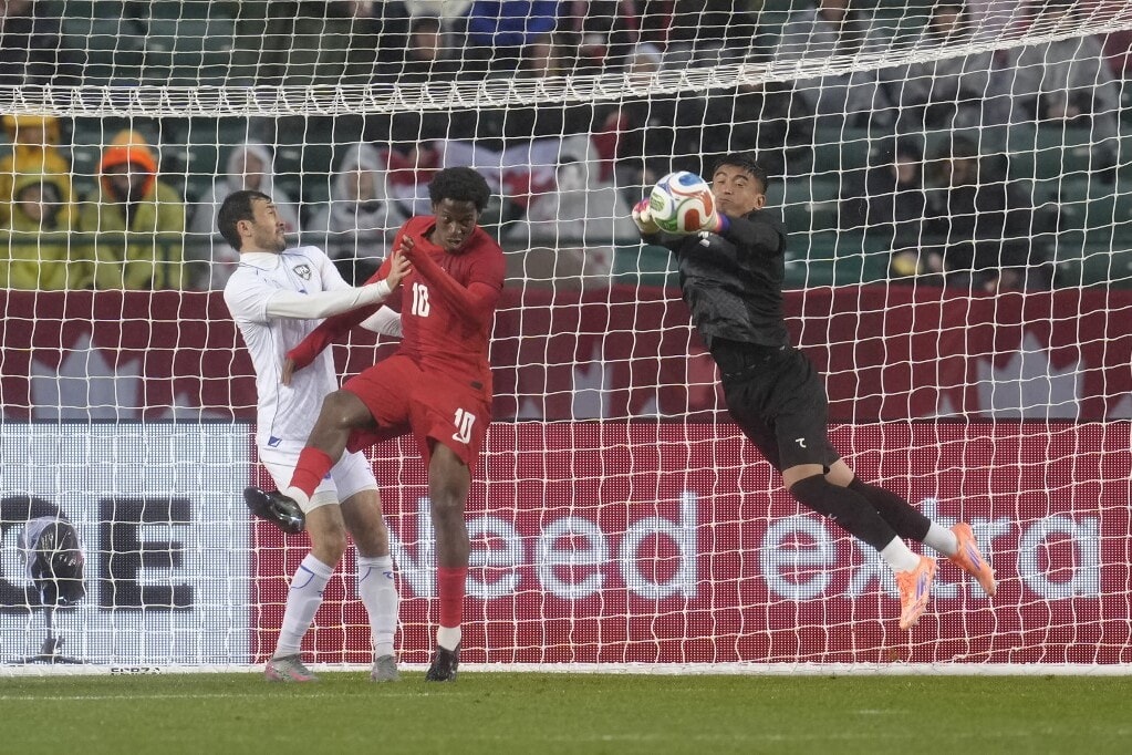 Kanadai és kolumbiai győzelem a foci vb jegyében