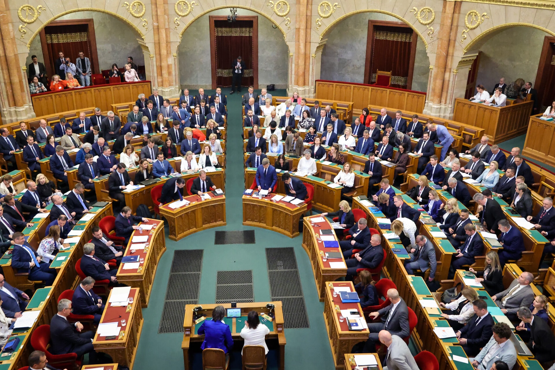 Az európai uniós forrásokhoz való hozzáférés érdekében szükséges egyes törvényeket módosíthat az Országgyűlés