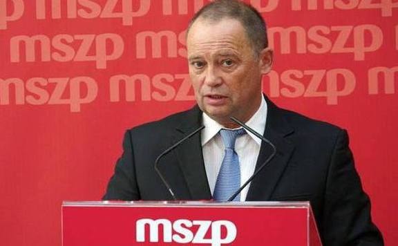 Új mozgalom létrehozását tervezi Szanyi Tibor