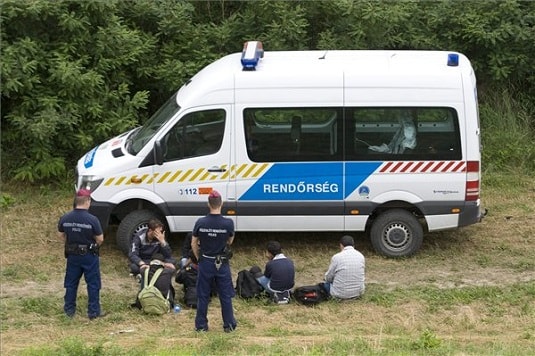 Kétszáznál is több határsértővel szemben intézkedtek a rendőrök a hétvégén