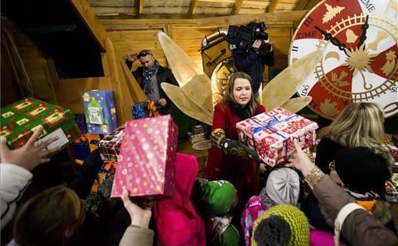 Megkezdődött az Angyalváró-Cipősdoboz adománygyűjtés