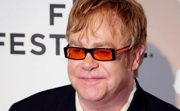 Becsületrendet kap Elton John