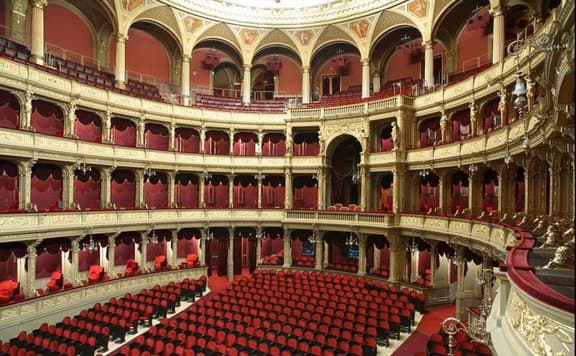 Karácsonyi ajándék az Opera társulatától a szociális intézményben élőknek