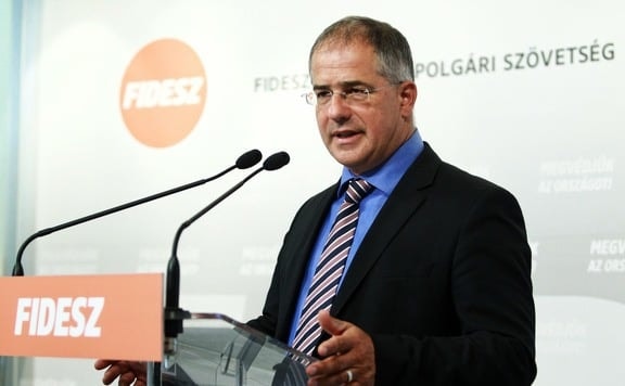 Kósa: Vasárnap támogassuk Orbán Viktor hétpontos programját