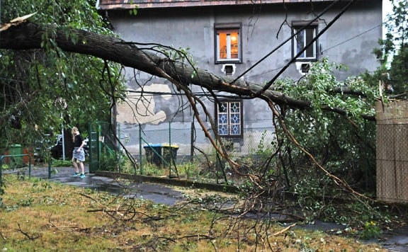 Eldurvult a helyzet az időjárás miatt, sok helyre kellett menniük a tűzoltóknak országszerte