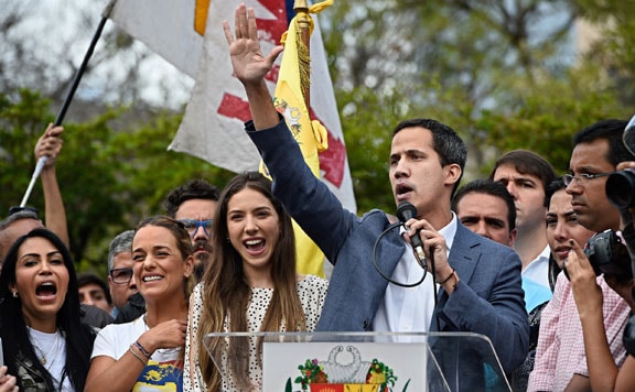 A venezuelai kormányzat 15 évre eltiltotta Guaidót közhivatal viselésétől