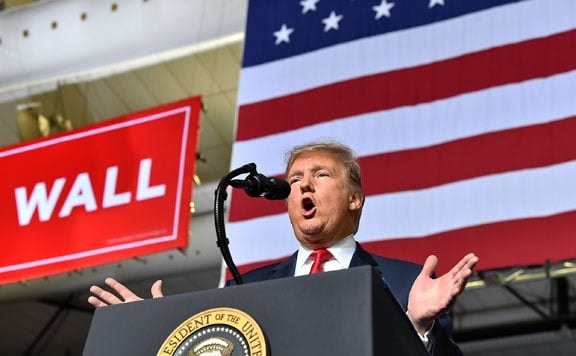 Donald Trump a mexikói határ teljes lezárását helyezte kilátásba